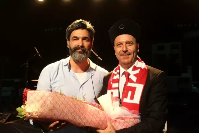 Büyük Taarruz'un 97. yıl dönümü kutlamaları Uğur Işılak konseriyle devam etti Büyük Taarruz'un 97. yıl dönümü kutlamaları Uğur Işılak konseriyle devam etti