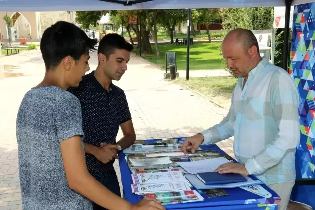 Büyükşehir'den yeni üniversiteli öğrencilere oryantasyon turları