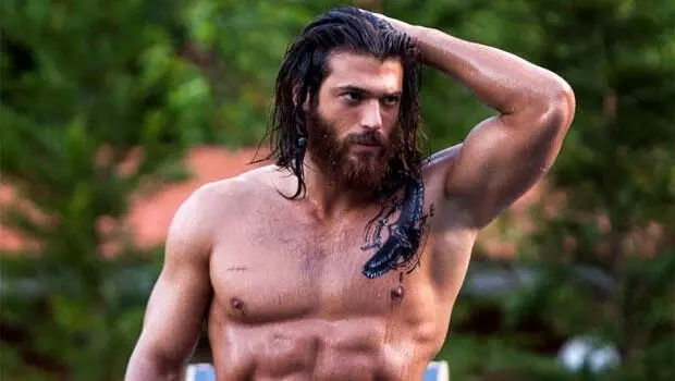 Can Yaman Amerika'da birinci seçildi