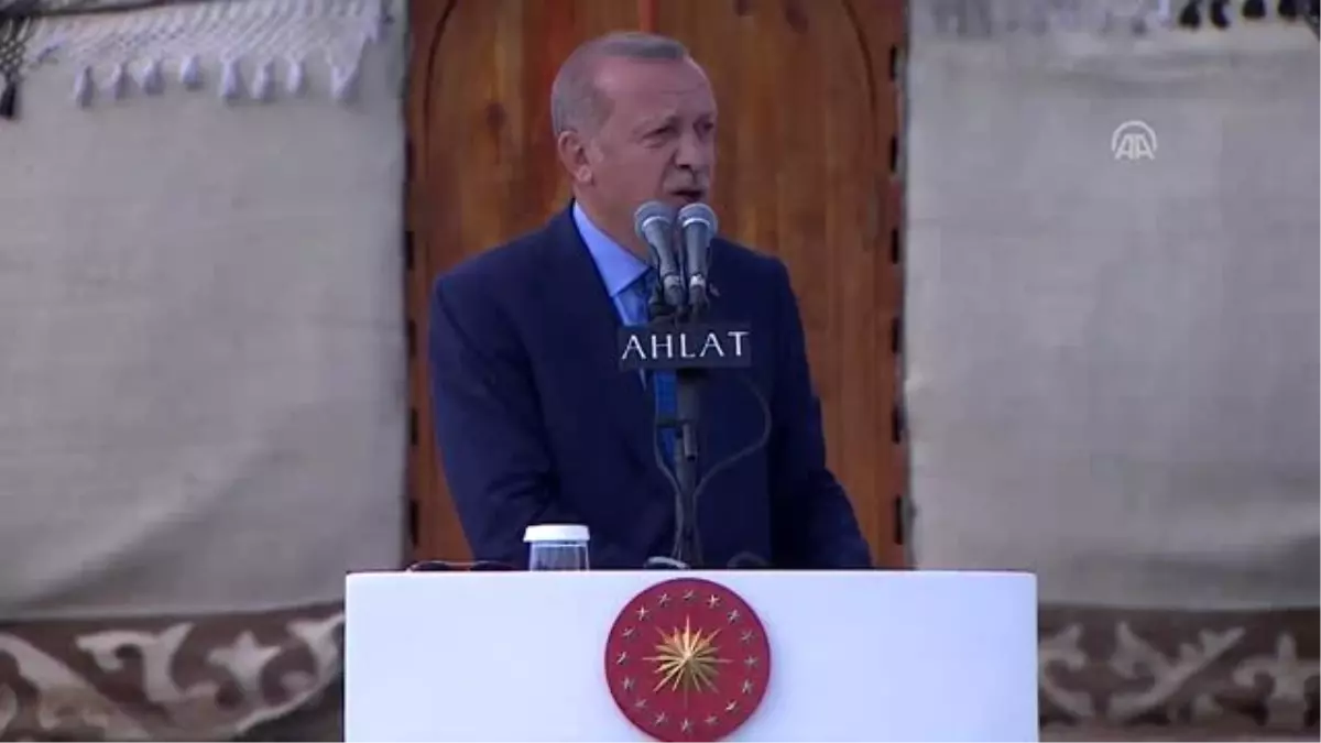 Cumhurbaşkanı Erdoğan: 'Bize kefen biçenlerin heveslerini kursaklarında bırakmayı sürdüreceğiz'