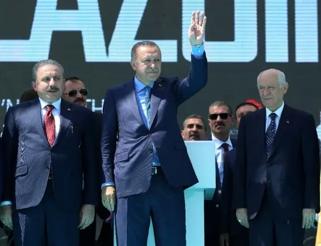Cumhurbaşkanı Erdoğan: 'Müslümanlara yönelik saldırılar devam ediyor' Cumhurbaşkanı Erdoğan: 'Müslümanlara yönelik saldırılar devam ediyor'