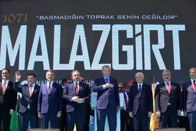 Cumhurbaşkanı Erdoğan: 'Müslümanlara yönelik saldırılar devam ediyor' Cumhurbaşkanı Erdoğan: 'Müslümanlara yönelik saldırılar devam ediyor'
