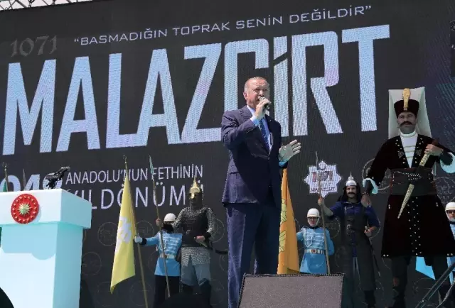 Cumhurbaşkanı Erdoğan: 'Müslümanlara yönelik saldırılar devam ediyor' Cumhurbaşkanı Erdoğan: 'Müslümanlara yönelik saldırılar devam ediyor'