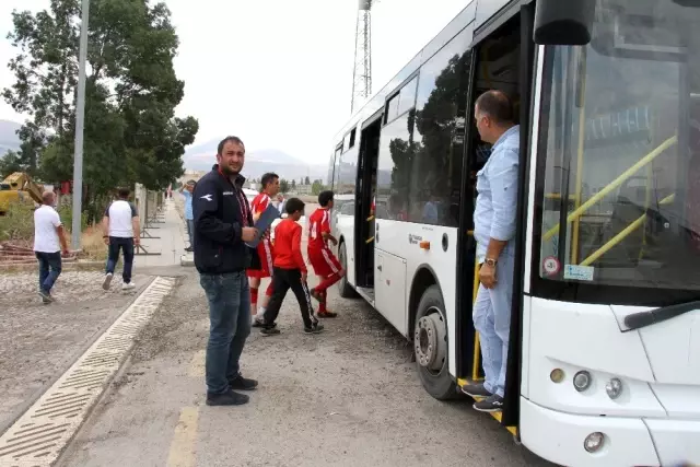 Gençlik ve Spor İl Müdürü Taşkesenligil: 'Amatörler bizim gözbebeğimiz' Gençlik ve Spor İl Müdürü Taşkesenligil: 'Amatörler bizim gözbebeğimiz'