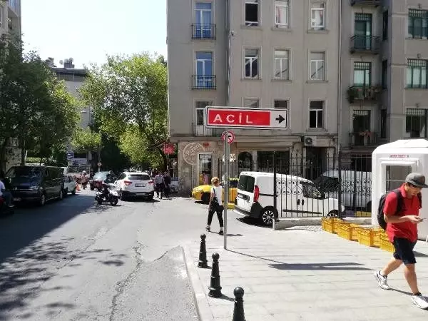 İş makinesinin kepçesinin yaraladığı motosikletli yoğun bakımda İş makinesinin kepçesinin yaraladığı motosikletli yoğun bakımda