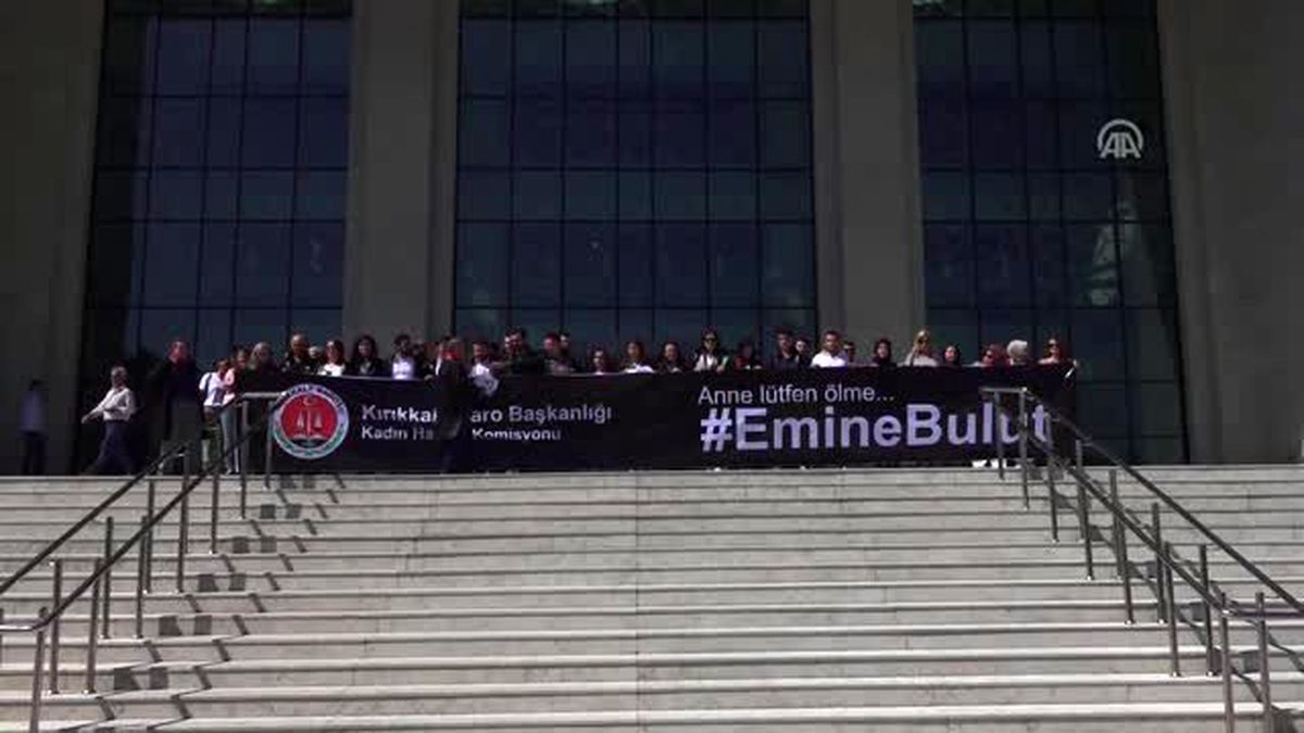 Kadın avukatlardan Emine Bulut cinayeti davasına müdahillik başvurusu