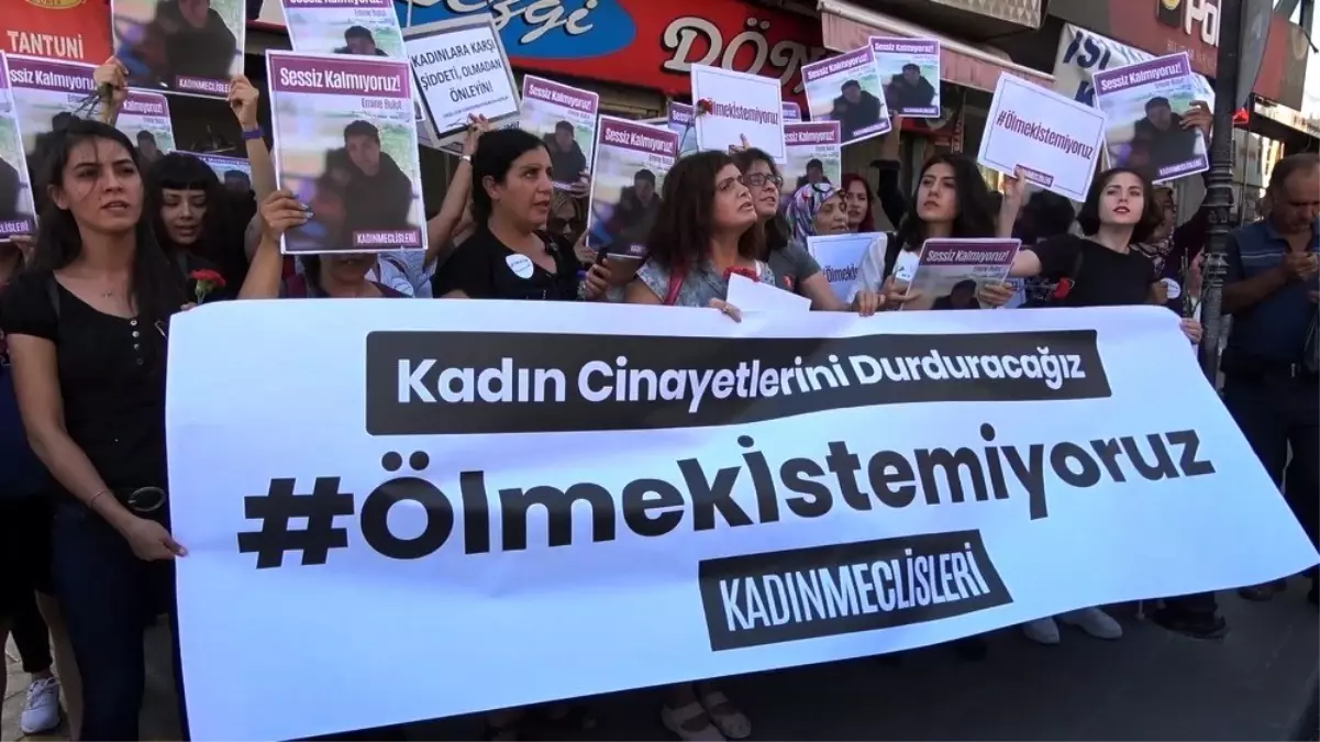 Kadınlar, Emine Bulut'un öldürüldüğü yere karanfil bıraktı