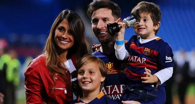 Messi'nin oğlu Barcelona'nın yediği gole sevinince ortaya renkli görüntüler çıktı! Messi'nin oğlu Barcelona'nın yediği gole sevinince ortaya renkli görüntüler çıktı!