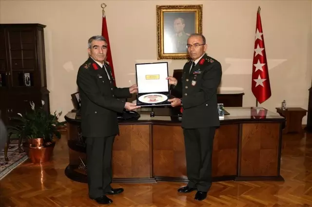 Milli Savunma Bakanı Akar, 3'üncü Ordu Komutanlığı'nda ki devir teslim törenine katıldı Milli Savunma Bakanı Akar, 3'üncü Ordu Komutanlığı'nda ki devir teslim törenine katıldı