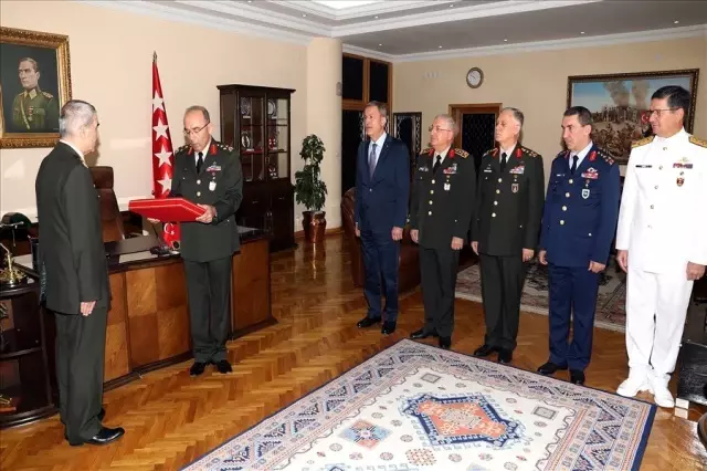 Milli Savunma Bakanı Akar, 3'üncü Ordu Komutanlığı'nda ki devir teslim törenine katıldı Milli Savunma Bakanı Akar, 3'üncü Ordu Komutanlığı'nda ki devir teslim törenine katıldı