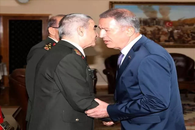 Milli Savunma Bakanı Akar, 3'üncü Ordu Komutanlığı'nda ki devir teslim törenine katıldı Milli Savunma Bakanı Akar, 3'üncü Ordu Komutanlığı'nda ki devir teslim törenine katıldı