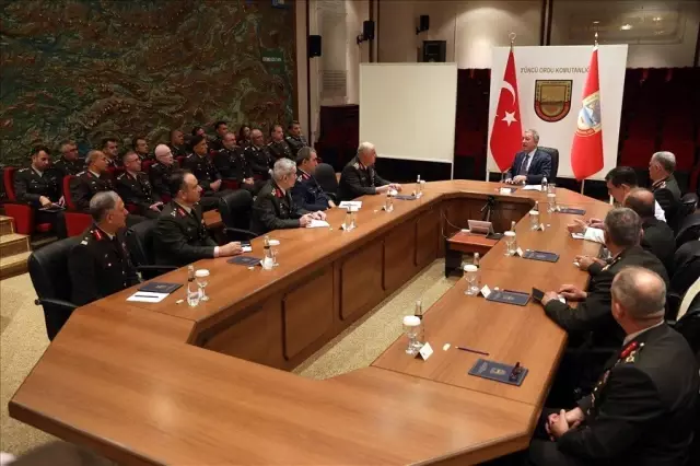 Milli Savunma Bakanı Akar, 3'üncü Ordu Komutanlığı'nda ki devir teslim törenine katıldı Milli Savunma Bakanı Akar, 3'üncü Ordu Komutanlığı'nda ki devir teslim törenine katıldı