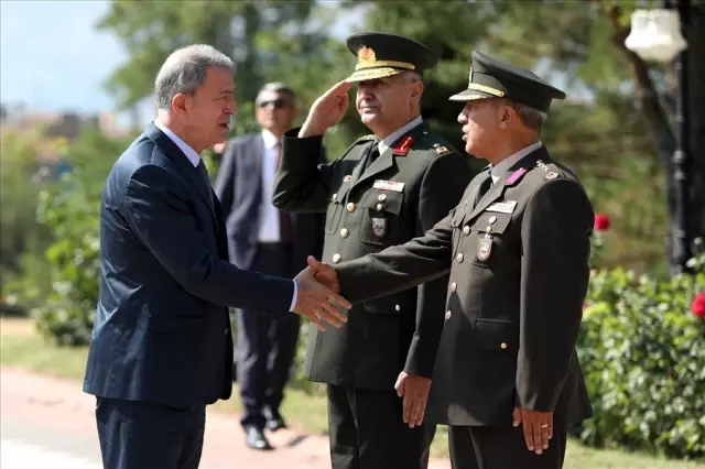Milli Savunma Bakanı Akar, 3'üncü Ordu Komutanlığı'nda ki devir teslim törenine katıldı Milli Savunma Bakanı Akar, 3'üncü Ordu Komutanlığı'nda ki devir teslim törenine katıldı