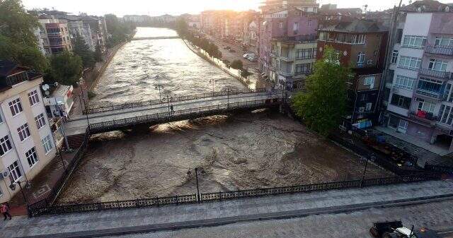 Terme'de sel çiftçiyi vurdu, zarar 250 milyon TL