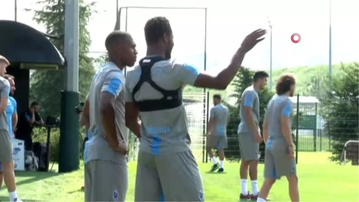 Trabzonspor'un yeni transferi Sturridge, takımla ilk antrenmanına çıktı