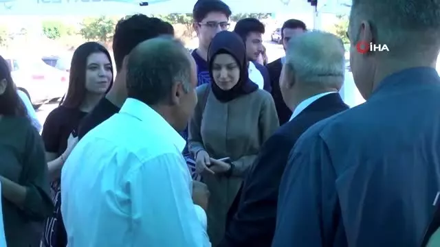 AK Parti'li Ünal, üniversiteyi kazanan gençlerle buluştu AK Parti'li Ünal, üniversiteyi kazanan gençlerle buluştu