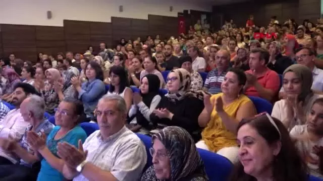 Aydın emine bulut cinayetini sahnede yaşattılar Aydın emine bulut cinayetini sahnede yaşattılar