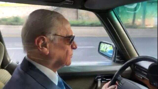 Bahçeli, klasik otomobille başkent sokaklarını gezdi