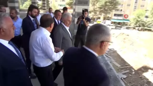 Binali Yıldırım, Muş'ta ziyaretlerde bulundu Binali Yıldırım, Muş'ta ziyaretlerde bulundu