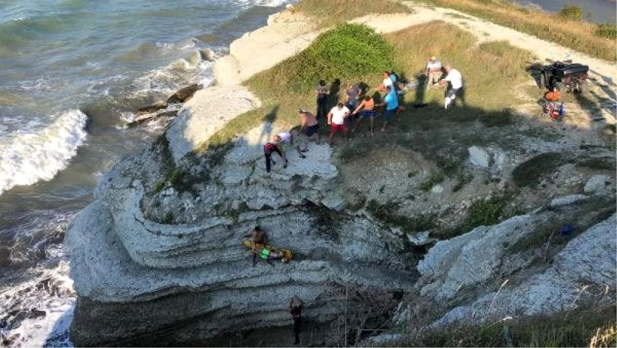Denize atlarken kayalıkların arasına düşen tatilci öldü