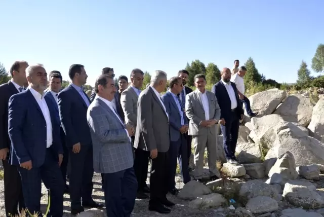 Eski Başbakanı Binali Yıldırım Tatvan'ı ziyaret etti Eski Başbakanı Binali Yıldırım Tatvan'ı ziyaret etti