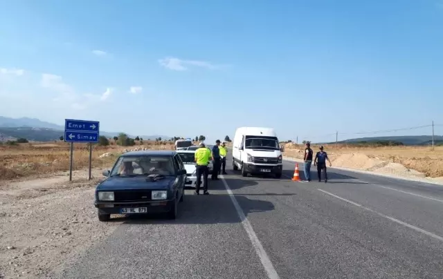 Hisarcık polisinden emniyet kemeri uygulaması Hisarcık polisinden emniyet kemeri uygulaması