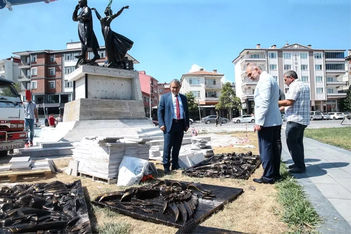 Kütahya'ya Kuruluştan Kurtuluşa Anıtı