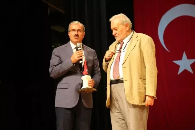 Ortaylı 'Büyük Taarruz ve Dumlupınar'ı anlattı Ortaylı 'Büyük Taarruz ve Dumlupınar'ı anlattı