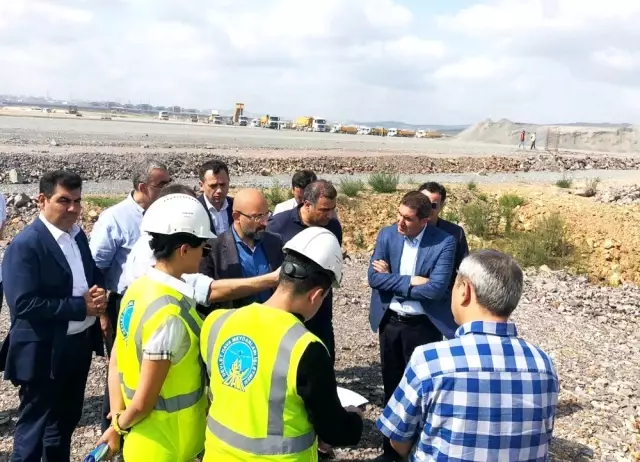 Sabiha Gökçen Havalimanı'nda ikinci pistin yapımı sürüyor Sabiha Gökçen Havalimanı'nda ikinci pistin yapımı sürüyor