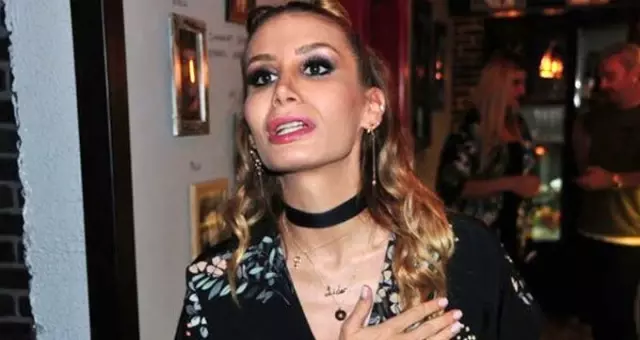 Şarkıcı İrem Derici'yi taciz ettiği iddia edilen şüpheli adli kontrolle serbest bırakıldı Şarkıcı İrem Derici'yi taciz ettiği iddia edilen şüpheli adli kontrolle serbest bırakıldı