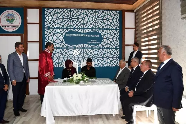 TBMM Eski Başkanı Yıldırım'dan Muş Belediyesi'ne Ziyaret