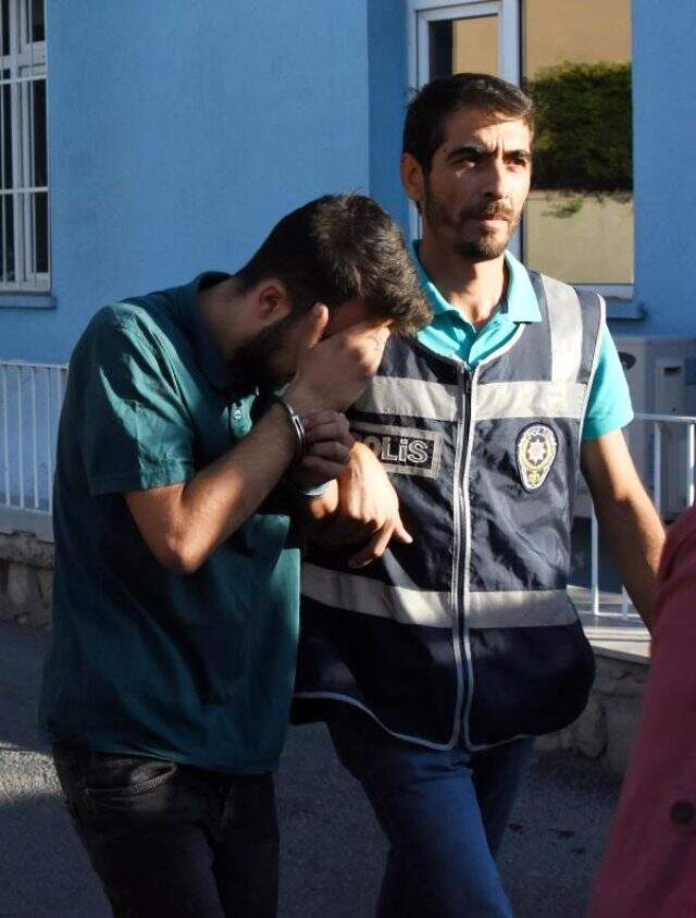 1 ayda 14 evi soyan çeteyi, evde bıraktıkları ayak izleri ele verdi
