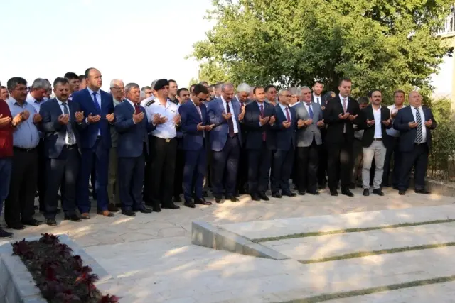 Ağaçköy Şehitlikleri düzenlenen törenle ziyarete açıldı Ağaçköy Şehitlikleri düzenlenen törenle ziyarete açıldı
