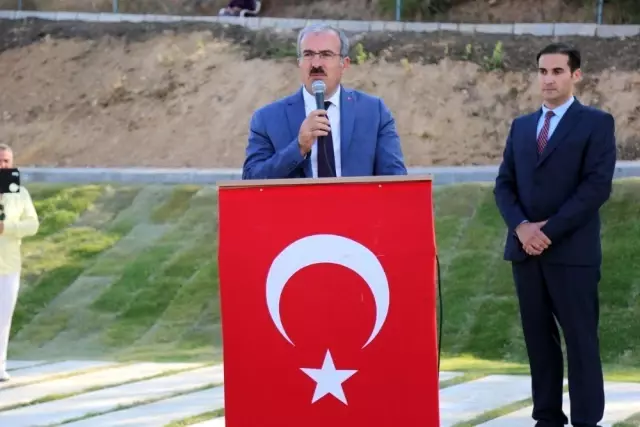 Ağaçköy Şehitlikleri düzenlenen törenle ziyarete açıldı Ağaçköy Şehitlikleri düzenlenen törenle ziyarete açıldı