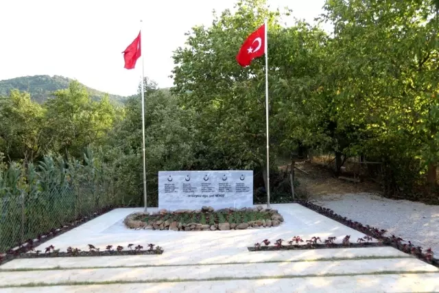 Ağaçköy Şehitlikleri düzenlenen törenle ziyarete açıldı Ağaçköy Şehitlikleri düzenlenen törenle ziyarete açıldı