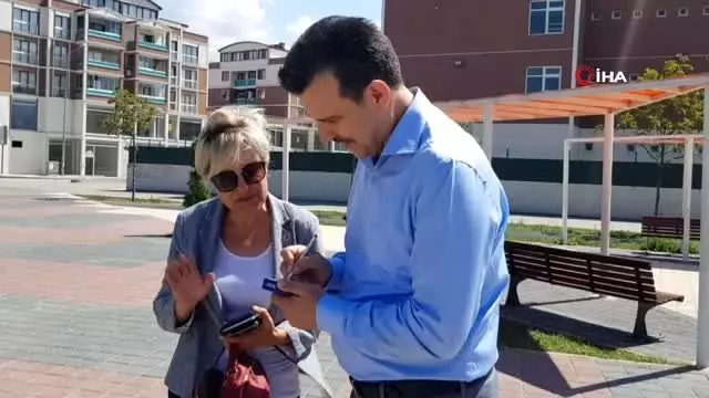 Bursa Milletvekili Esgin, 35 yıllık tiryaki muhtara sigarayı bıraktırdı Bursa Milletvekili Esgin, 35 yıllık tiryaki muhtara sigarayı bıraktırdı