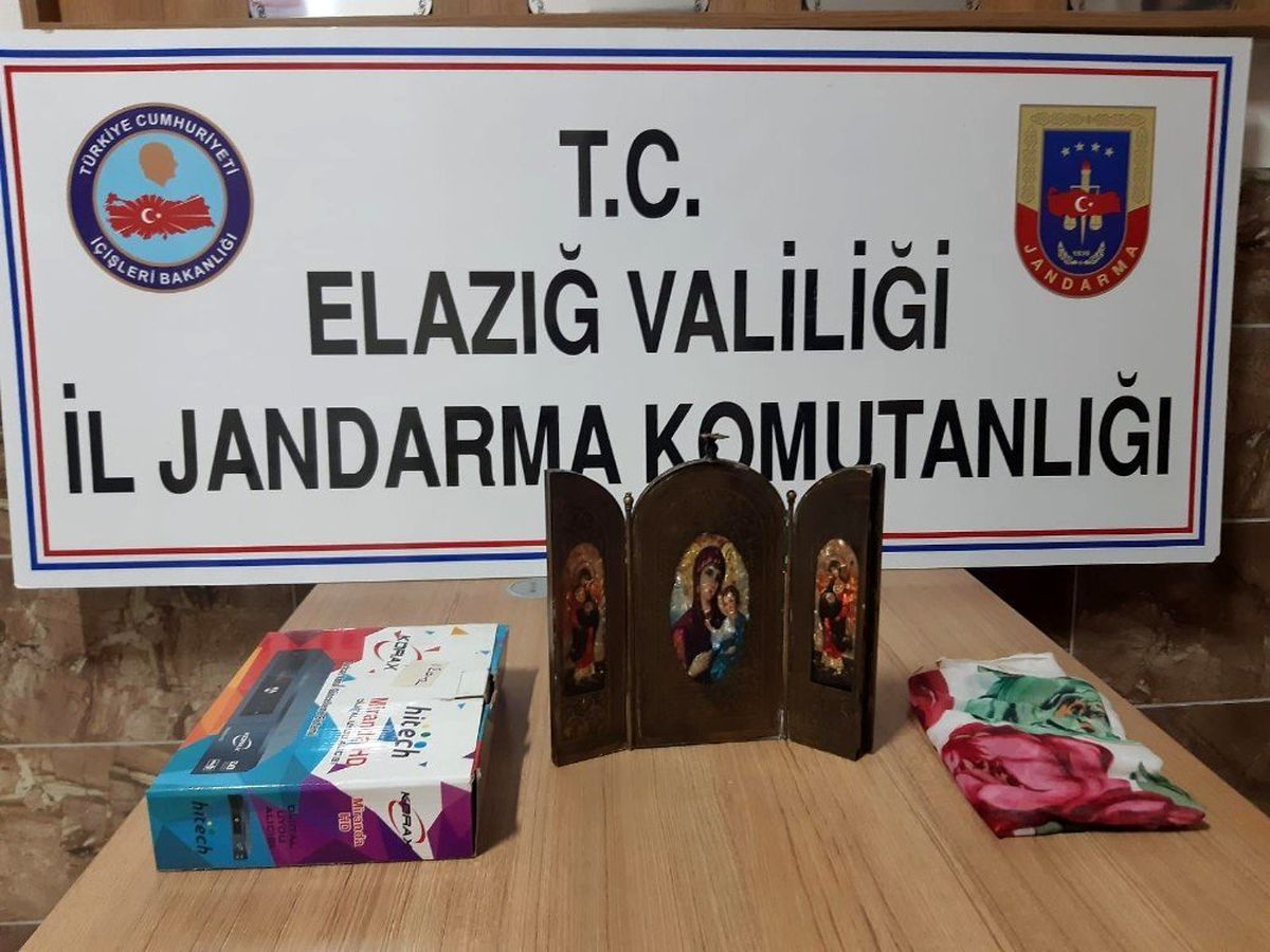 Elazığ'da tarihi 'pirinç fresk' ele geçirildi