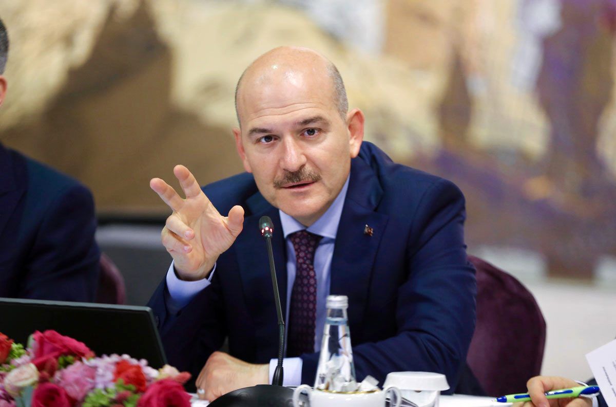 Emine Bulut cinayetini hatırlatan İçişleri Bakanı Soylu, kadınlara KADES uygulamasını indirmelerini önerdi