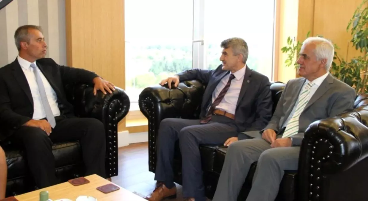 İdare Mahkemesi Başkanı Turan'dan Rektör Uysal'a ziyaret