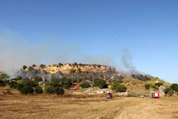 Perge antik kenti yakınında orman yangını (2) - yeniden Perge antik kenti yakınında orman yangını (2) - yeniden