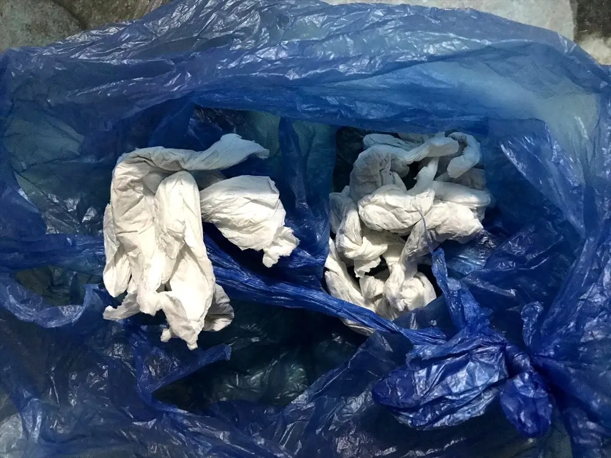 Seyir halinde uyuşturucu kullanırken yakalandılar