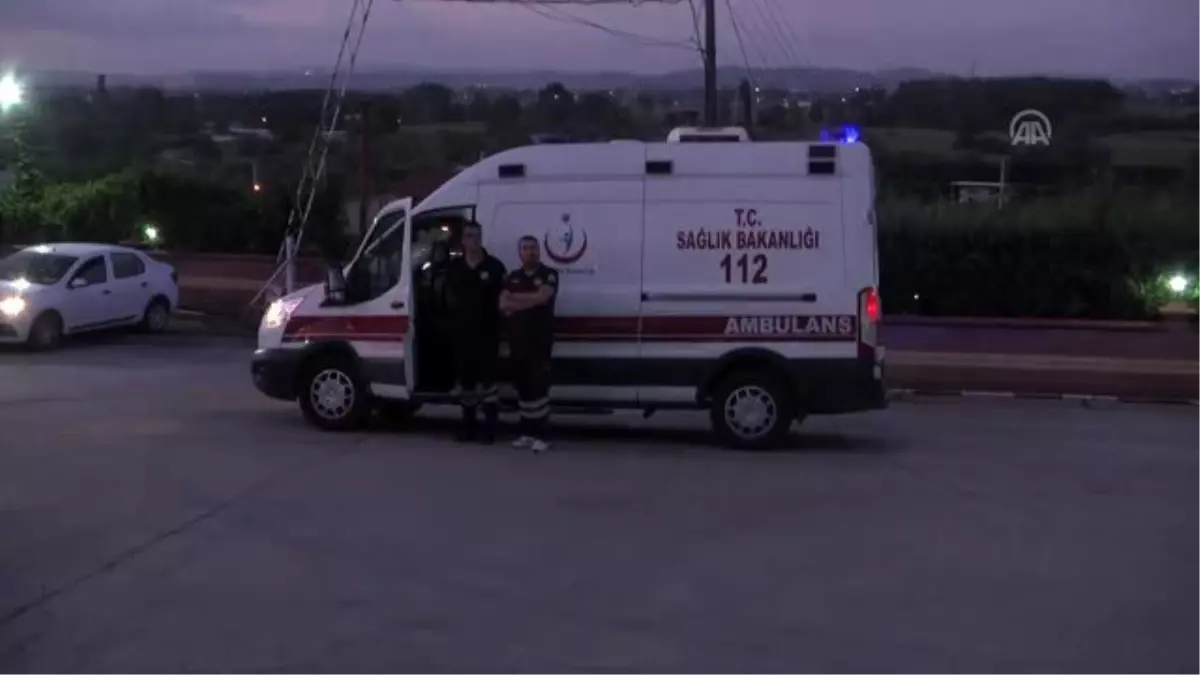 Ağaçlık alana düşen 2 paraşütçü yaralandı