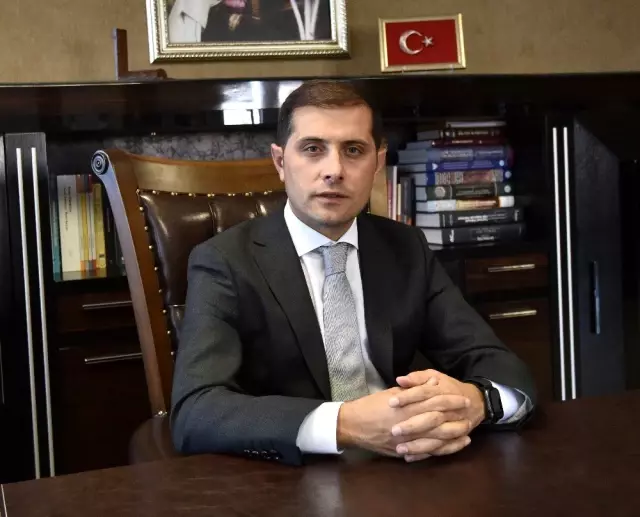 Ahlat Kaymakamı Erat görevine başladı Ahlat Kaymakamı Erat görevine başladı
