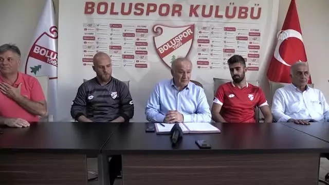 Boluspor, Hakan Canbazoğlu ve Hakan Arslan ile birer yıllık sözleşme imzaladı Boluspor, Hakan Canbazoğlu ve Hakan Arslan ile birer yıllık sözleşme imzaladı