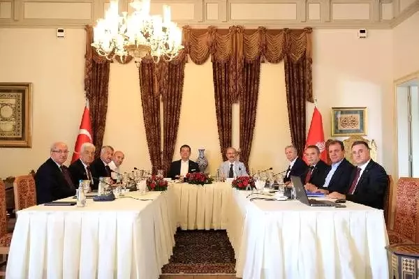 Chp'li büyükşehir belediye başkanları istanbul'daki çalıştayda buluştu Chp'li büyükşehir belediye başkanları istanbul'daki çalıştayda buluştu
