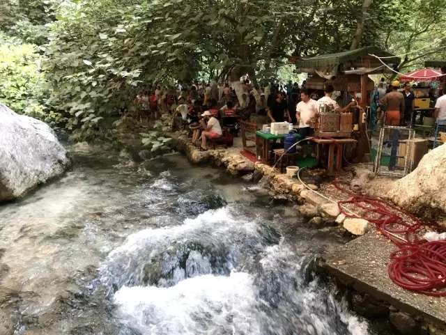 Günde 5 bin turist Saklıkent'i ziyaret ediyor Günde 5 bin turist Saklıkent'i ziyaret ediyor