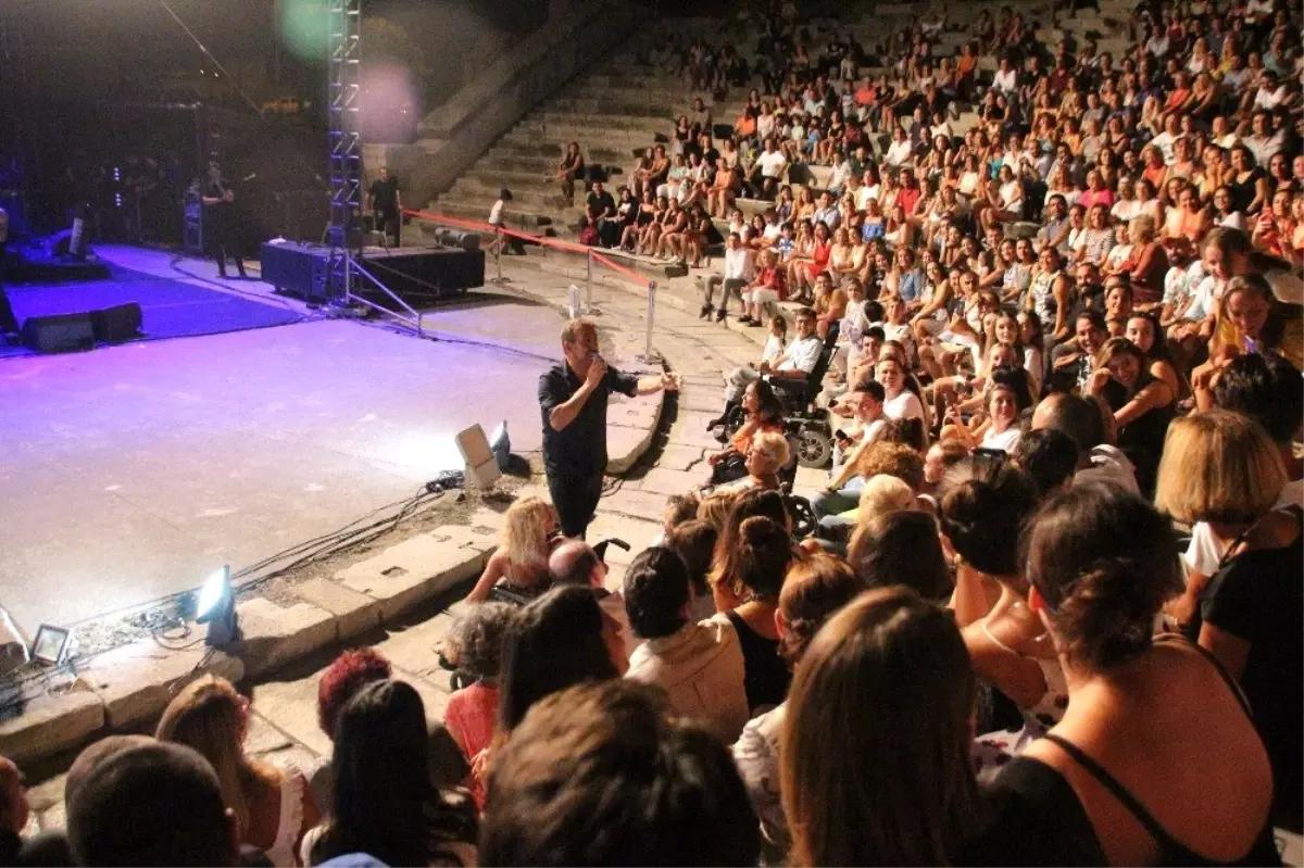 Haluk Levent'ten hayranlarına: 'Çektiğiniz fotoğrafların beni sevmenizle bir alakası yok'