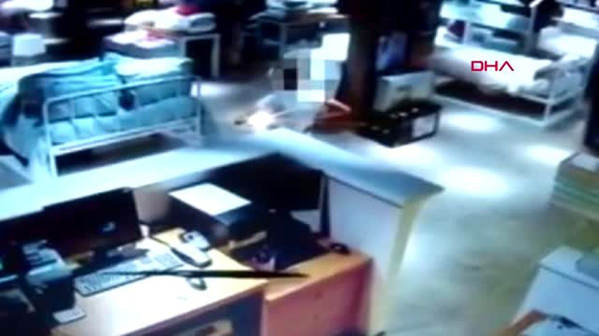 İstanbul-pendik'te 3 iş yerinde hırsızlık yapan kadın kamerada