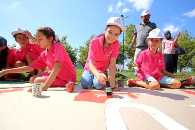 Küçükçekmece'de 97. yılına özel 97 metre uzunluğunda dev resim etkinliği