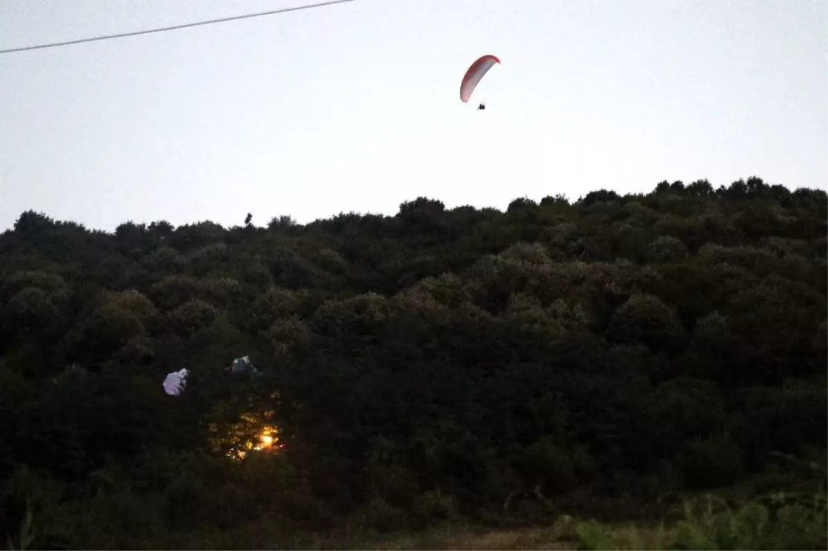 Paraşütçüler ağaçlık alana düştü